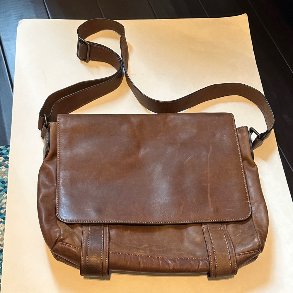 Frye Rich Brown Leather Messenger Bag